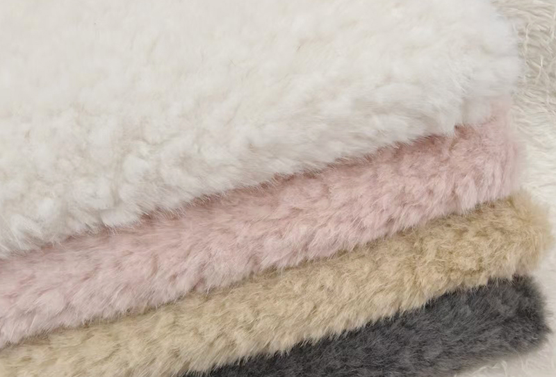 Tissu velours Cloud 800g 165cm adapté aux chapeaux