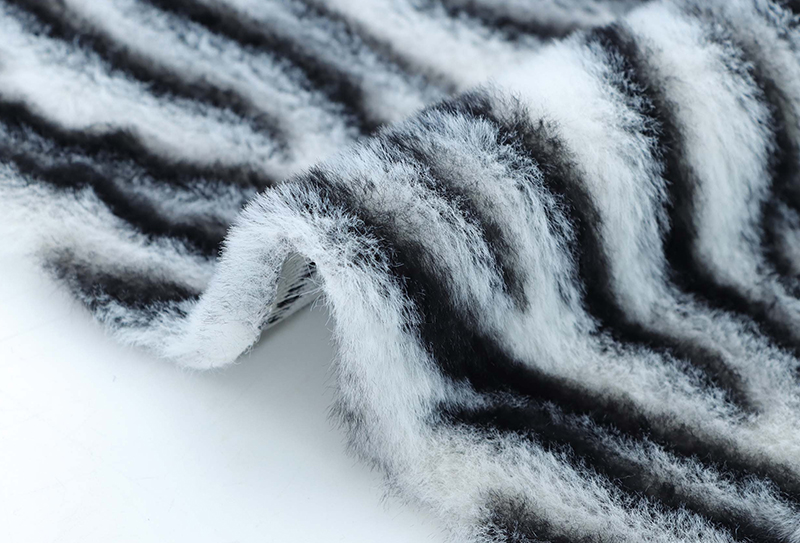 Tissu en peluche en fourrure de lapin imprimé tigre, 500 mg x 160 cm Tissu en peluche en fourrure de lapin imprimé tigre, 500 mg x 160 cm