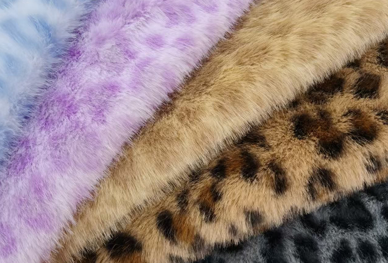 Petit tissu en peluche léopard imprimé vison doré, 700mg x 170cm, adapté aux sacs/vêtements Petit tissu en peluche léopard imprimé vison doré, 700mg x 170cm, adapté aux sacs/vêtements