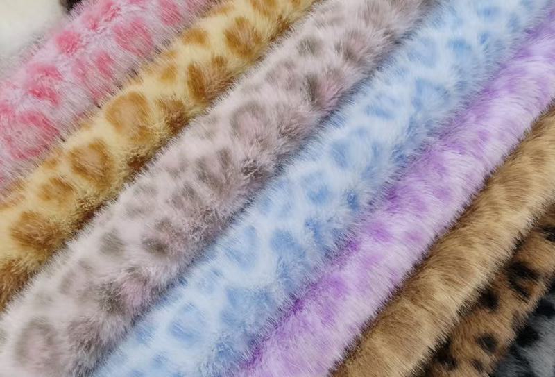 Petit tissu en peluche léopard imprimé vison doré, 700mg x 170cm, adapté aux sacs/vêtements